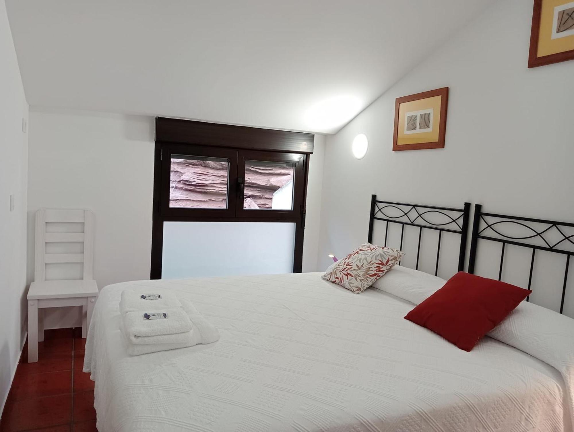 Apartamentos La Piedra En Pleno Centro Historico Con Dos Dormitorios Y Dos Banos Nájera Exteriör bild