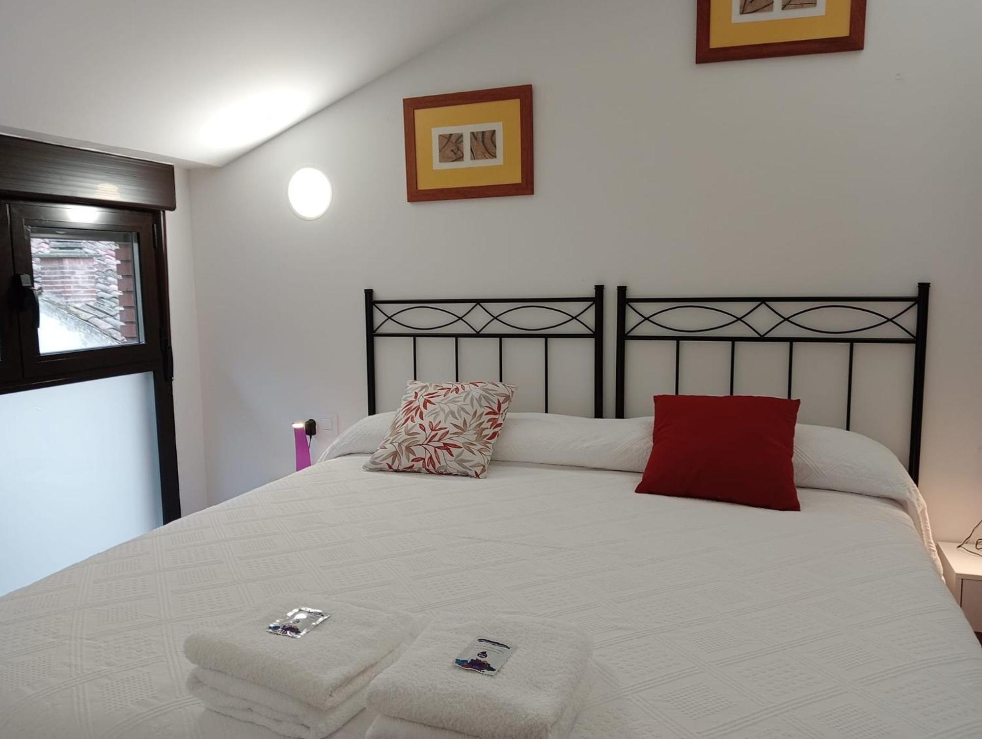Apartamentos La Piedra En Pleno Centro Historico Con Dos Dormitorios Y Dos Banos Nájera Exteriör bild