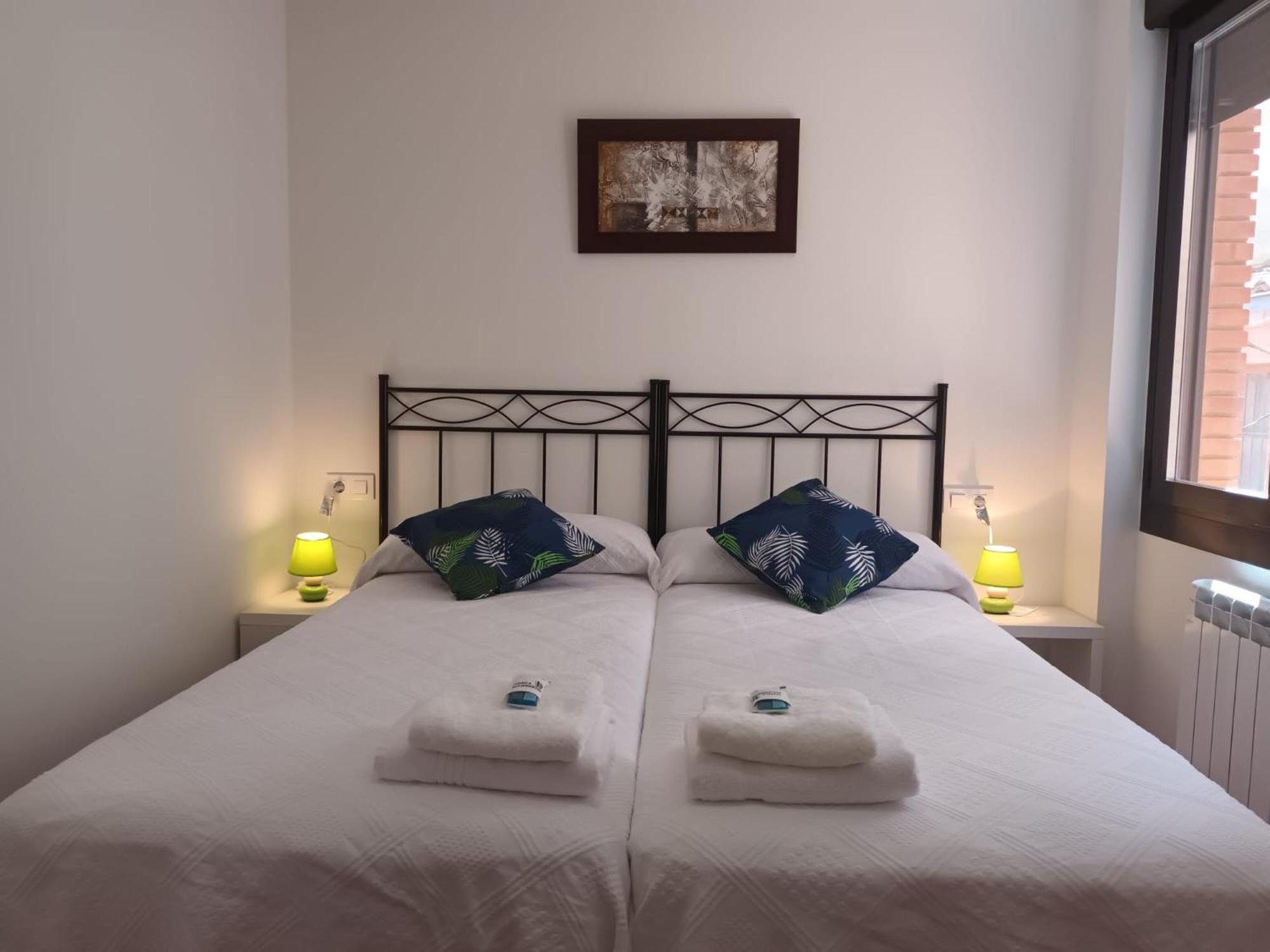 Apartamentos La Piedra En Pleno Centro Historico Con Dos Dormitorios Y Dos Banos Nájera Exteriör bild
