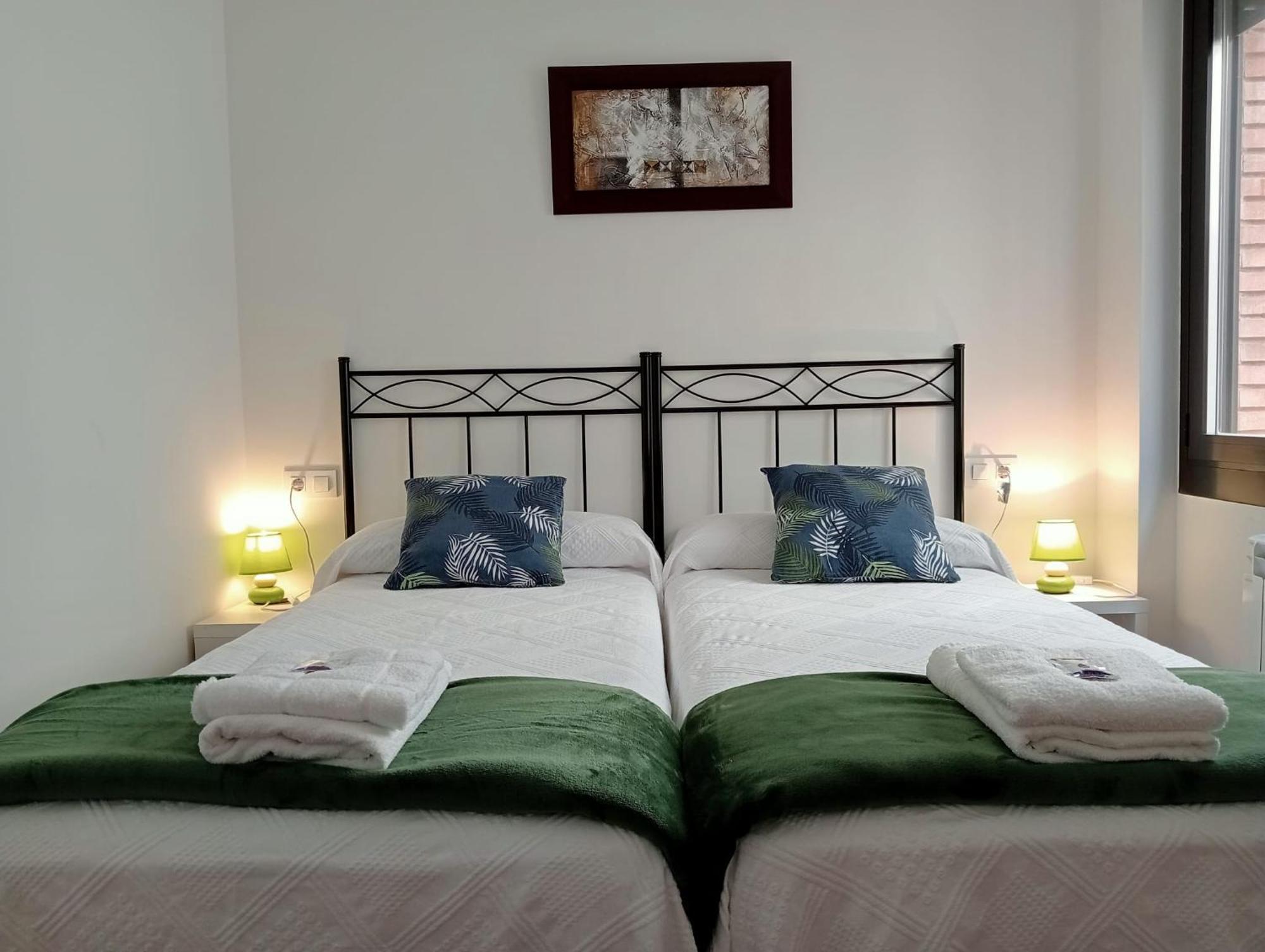 Apartamentos La Piedra En Pleno Centro Historico Con Dos Dormitorios Y Dos Banos Nájera Exteriör bild